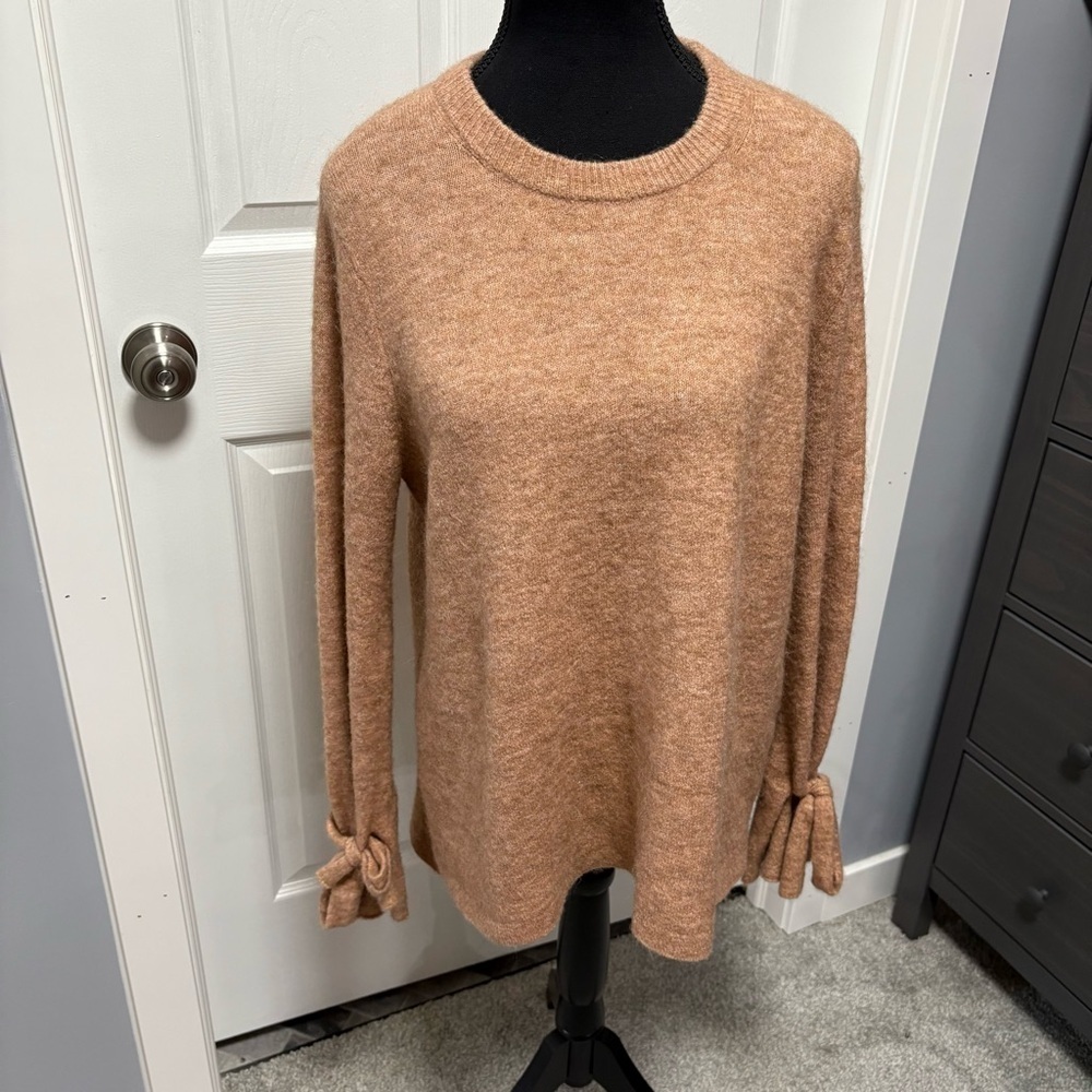 Aritzia - The Group Babaton Sweater